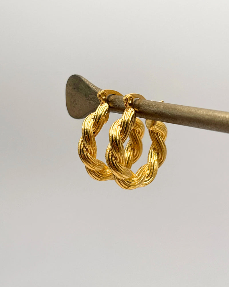 Golden special twisted hoops